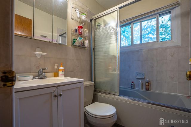 160 Dartmouth Street, Highland Park, NJ 08904