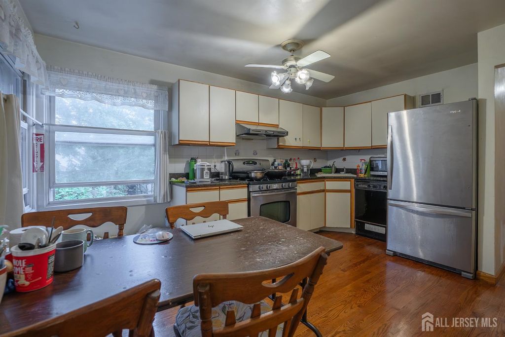160 Dartmouth Street, Highland Park, NJ 08904