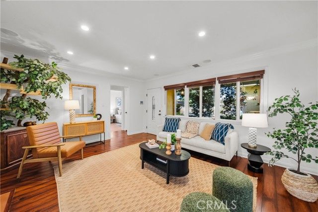 7819 Encino, Northridge (los Angeles), CA 91325