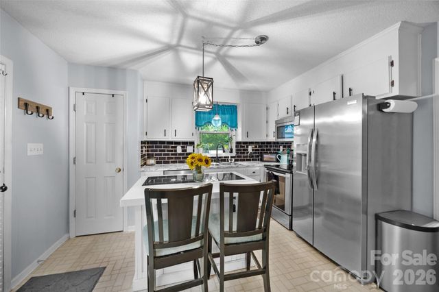 1208 Crowders Mountain Road, Bessemer City, NC 28016