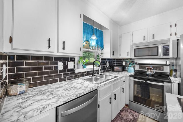 1208 Crowders Mountain Road, Bessemer City, NC 28016