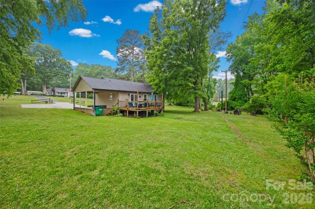 1208 Crowders Mountain Road, Bessemer City, NC 28016