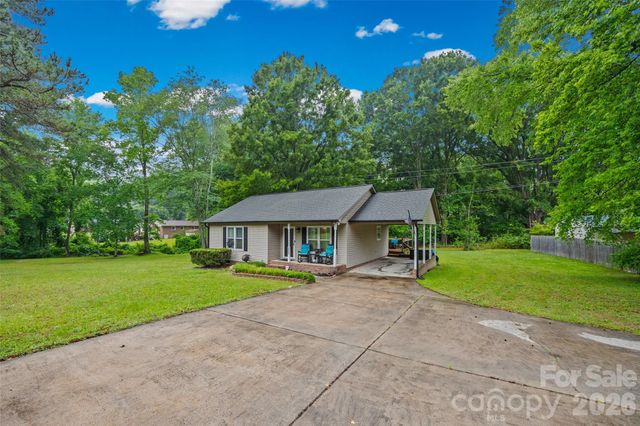 1208 Crowders Mountain Road, Bessemer City, NC 28016
