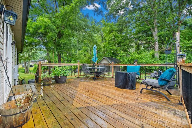 1208 Crowders Mountain Road, Bessemer City, NC 28016
