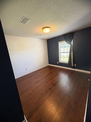 516 Sprucepine Road, Dothan, AL 36301
