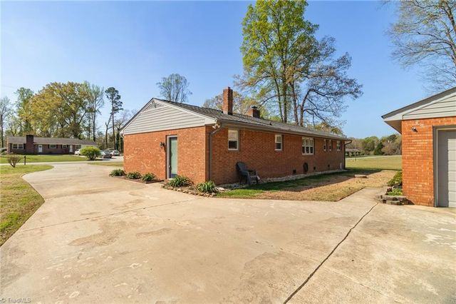 603 Shamrock Road, High Point, NC 27265