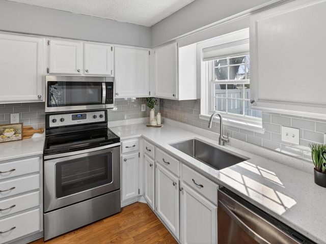 10675 Sherman Drive, Eden Prairie, MN 55347