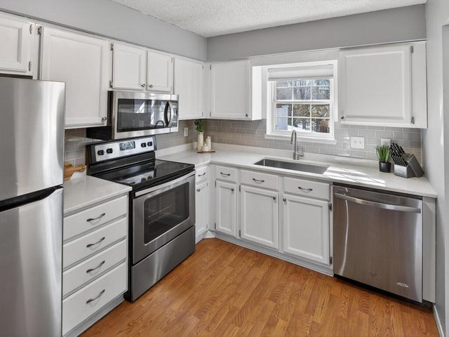 10675 Sherman Drive, Eden Prairie, MN 55347