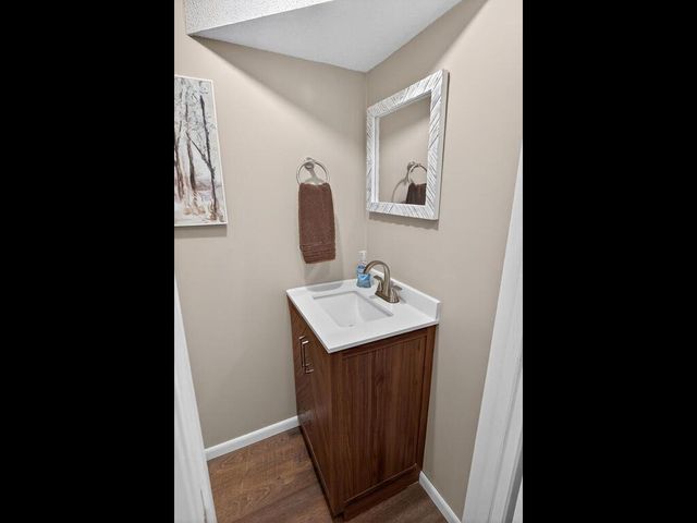 10675 Sherman Drive, Eden Prairie, MN 55347