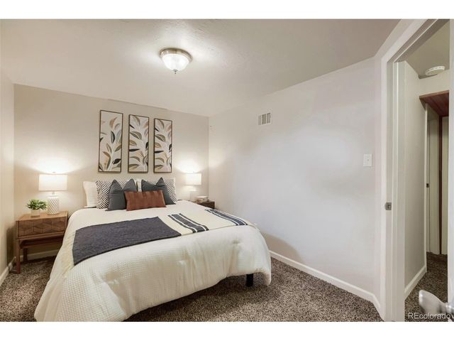 5125 Zinnia Ct, Arvada, CO 80002