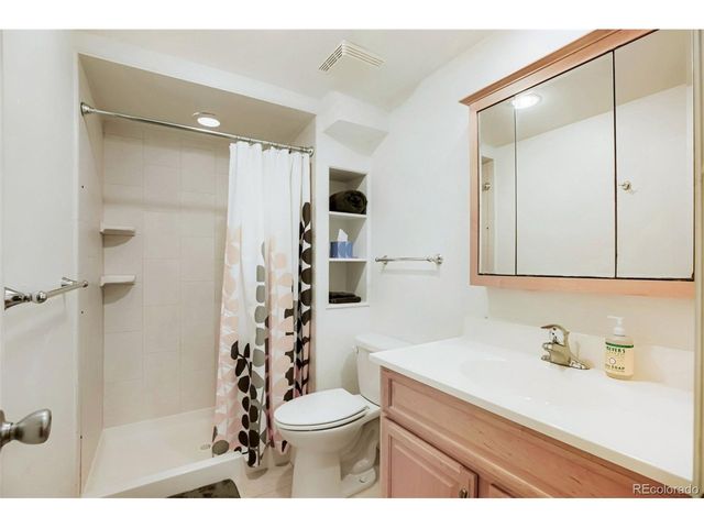 5125 Zinnia Ct, Arvada, CO 80002