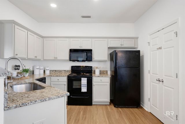 1021 E Hamilton Bridges Drive, Mobile, AL 36695