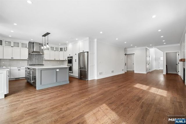 4 Plymouth Drive, Livingston, NJ 07039