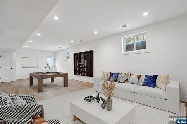 4 Plymouth Drive, Livingston, NJ 07039