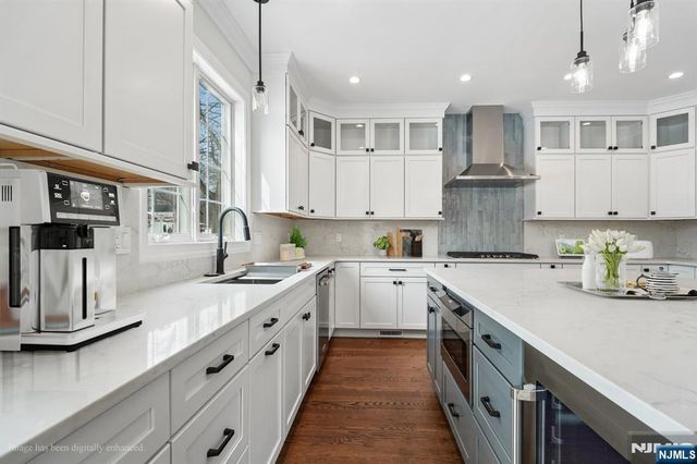 4 Plymouth Drive, Livingston, NJ 07039