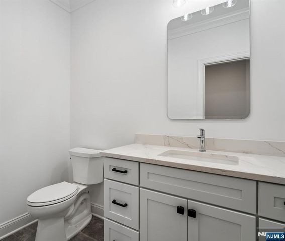 4 Plymouth Drive, Livingston, NJ 07039