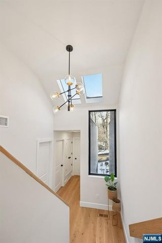 141 Pond Drive 14A, Twp Of Washington, NJ 07676