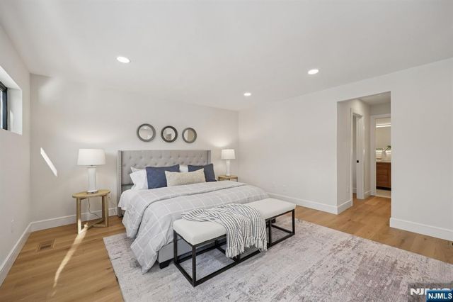 141 Pond Drive 14A, Twp Of Washington, NJ 07676