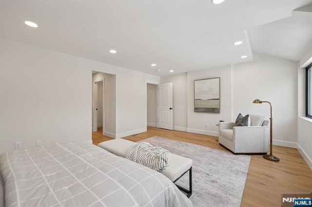 141 Pond Drive 14A, Twp Of Washington, NJ 07676