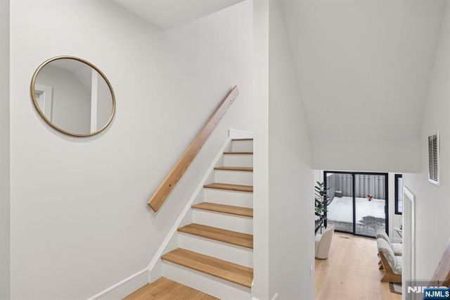 141 Pond Drive 14A, Twp Of Washington, NJ 07676