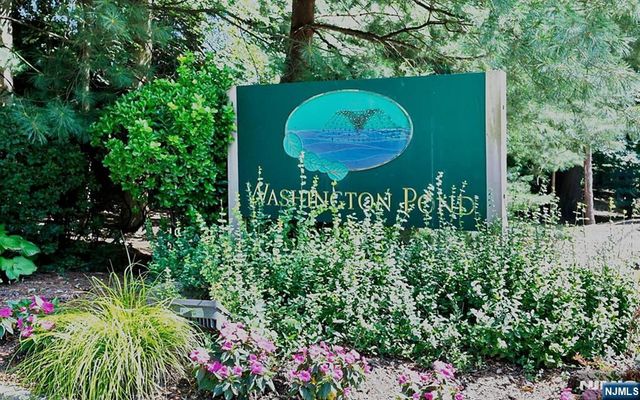 141 Pond Drive 14A, Twp Of Washington, NJ 07676