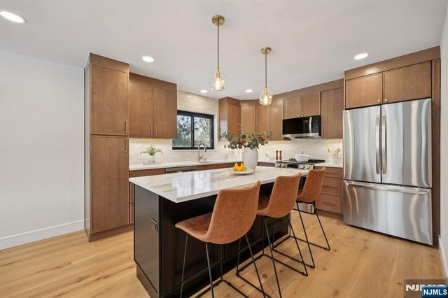 141 Pond Drive 14A, Twp Of Washington, NJ 07676