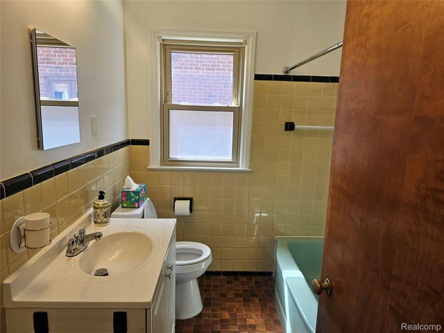 5240 Harvard Road, Detroit, MI 48224