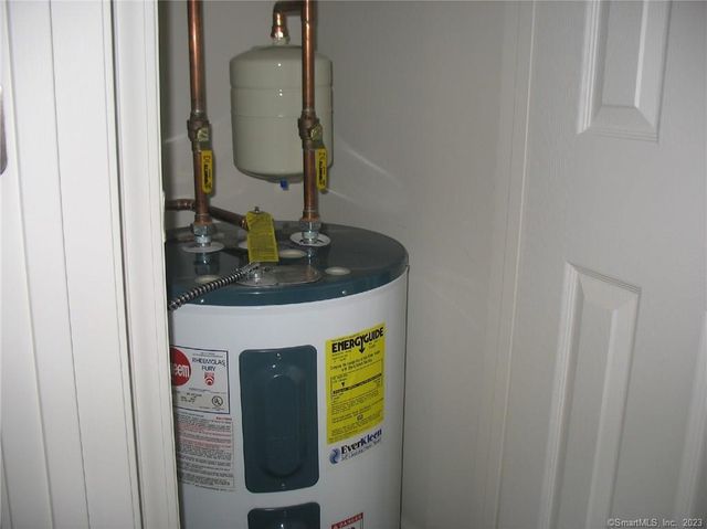 7 New Street 305, Danbury, CT 06810