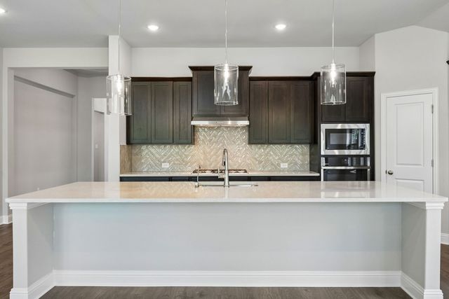 1879 Silver Birch Road, Waxahachie, TX 75165