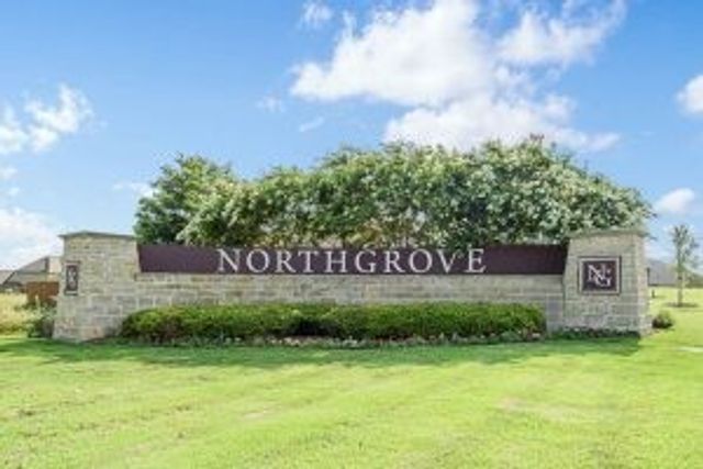 1879 Silver Birch Road, Waxahachie, TX 75165