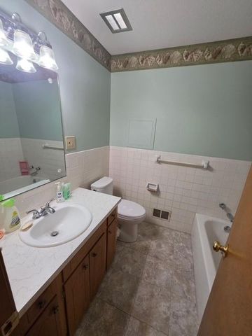 10119 W 92nd Street, Overland Park, KS 66212