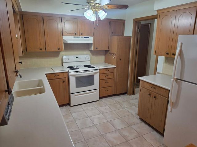 10119 W 92nd Street, Overland Park, KS 66212