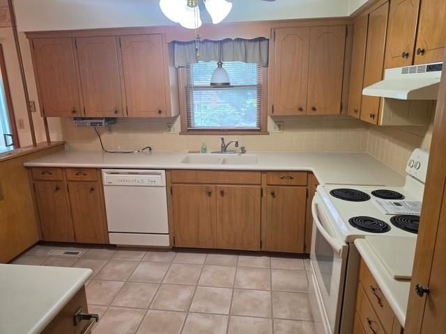 10119 W 92nd Street, Overland Park, KS 66212