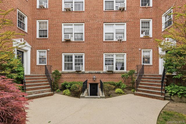 230 Central Avenue 1F, Lawrence, NY 11559