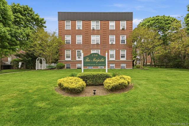 230 Central Avenue 1F, Lawrence, NY 11559