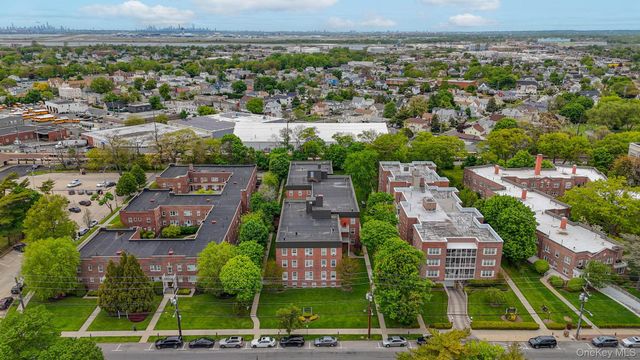 230 Central Avenue 1F, Lawrence, NY 11559