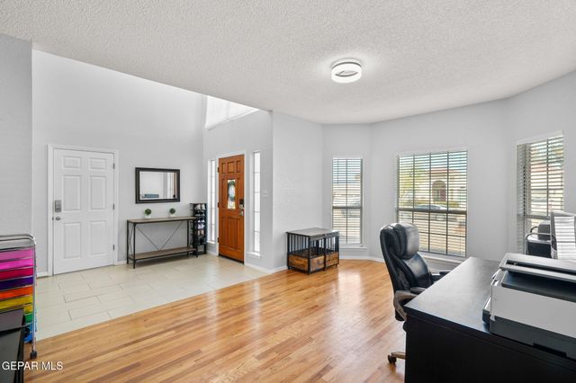 5916 VIA ROBLES Lane, El Paso, TX 79912