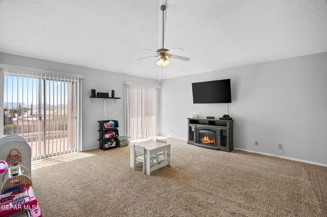 5916 VIA ROBLES Lane, El Paso, TX 79912