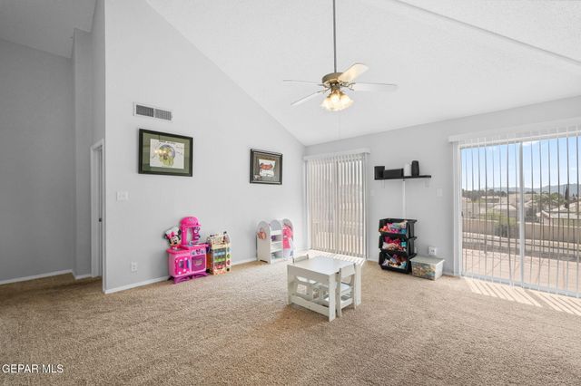 5916 VIA ROBLES Lane, El Paso, TX 79912