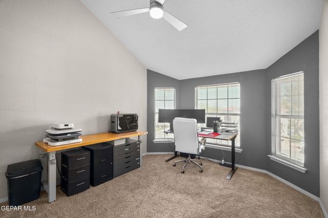 5916 VIA ROBLES Lane, El Paso, TX 79912