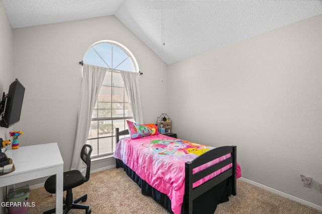 5916 VIA ROBLES Lane, El Paso, TX 79912