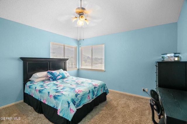 5916 VIA ROBLES Lane, El Paso, TX 79912