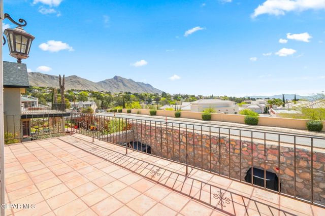 5916 VIA ROBLES Lane, El Paso, TX 79912