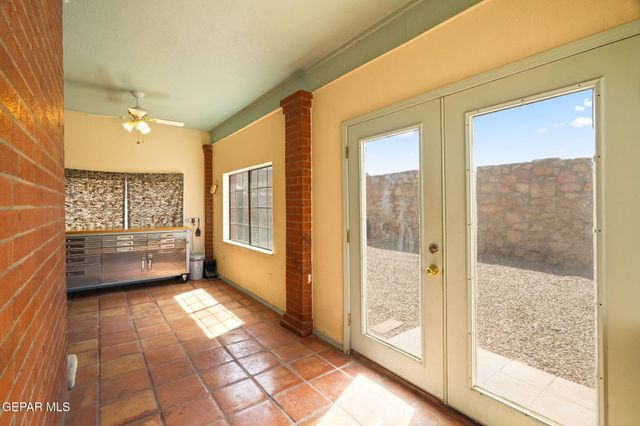 5916 VIA ROBLES Lane, El Paso, TX 79912