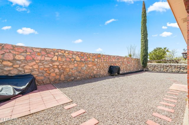 5916 VIA ROBLES Lane, El Paso, TX 79912