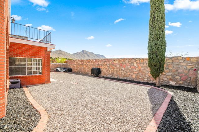 5916 VIA ROBLES Lane, El Paso, TX 79912