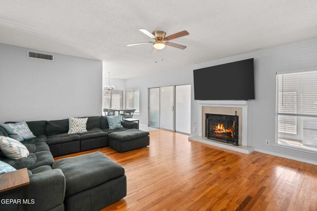 5916 VIA ROBLES Lane, El Paso, TX 79912