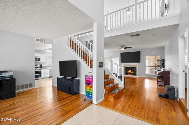 5916 VIA ROBLES Lane, El Paso, TX 79912