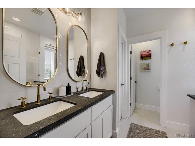 2860 Kingston St, Denver, CO 80238