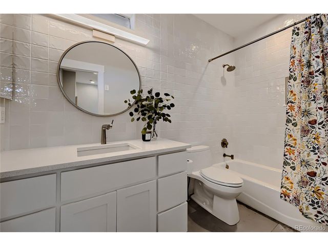 2860 Kingston St, Denver, CO 80238